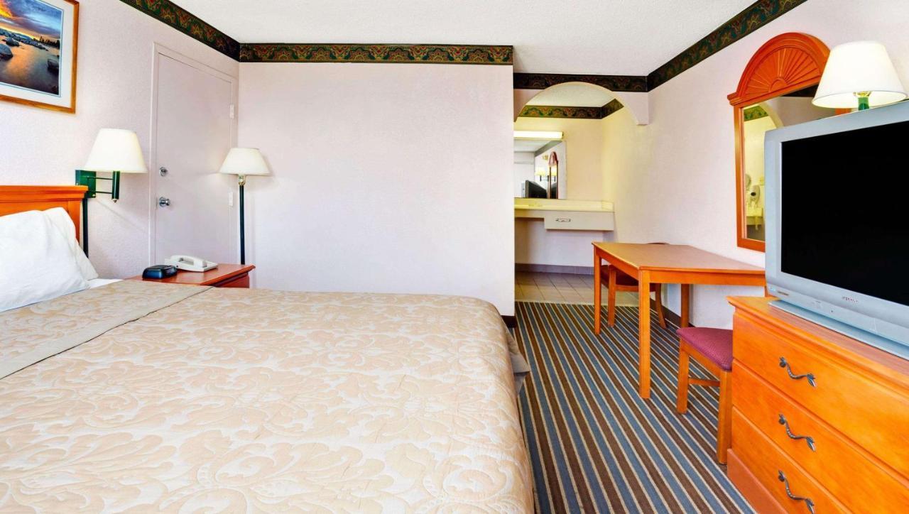 Magnuson Hotel Jacksonville Downtown Экстерьер фото